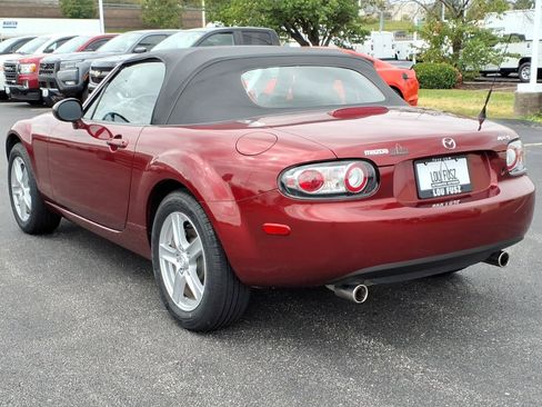 Used 2006 MAZDA MX-5 Miata RWD image 5