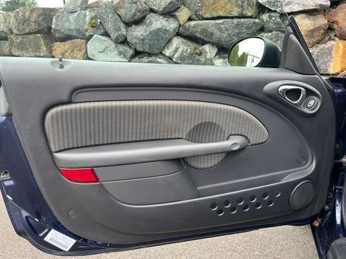 Used 2005 Chrysler PT Cruiser Touring image 16