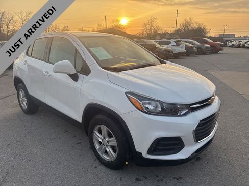 Used 2022 Chevrolet Trax LS w/ Tint and Cruise Package image 3