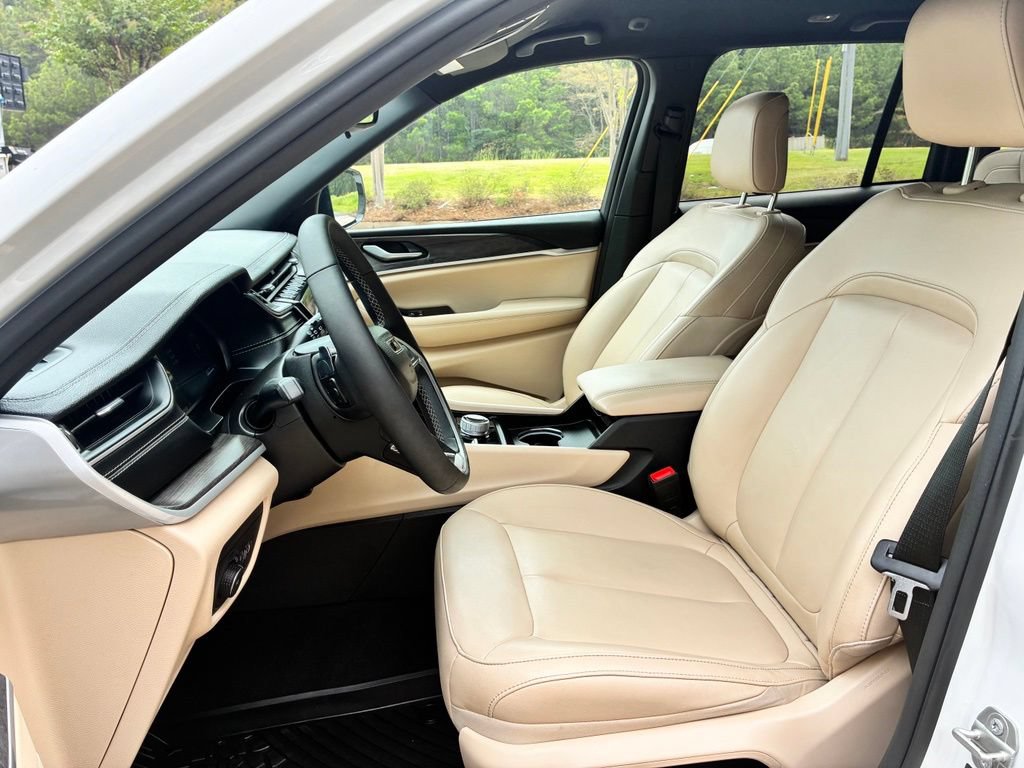 Used 2024 Jeep Grand Cherokee Limited AWD/4WD image 18