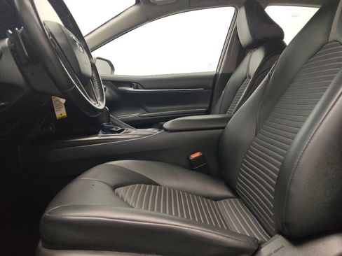 Used 2021 Toyota Camry SE image 17