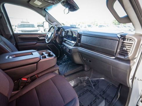 Used 2025 Chevrolet Silverado 3500 LT AWD/4WD image 22