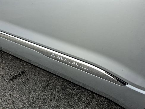 Used 2020 GMC Acadia Denali w/ Trailering Package image 10