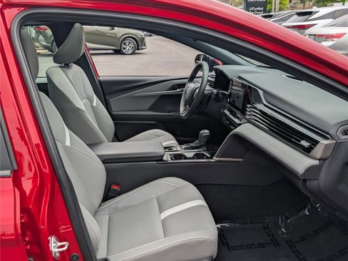 Used 2025 Toyota Camry SE w/ Convenience Package FWD image 12