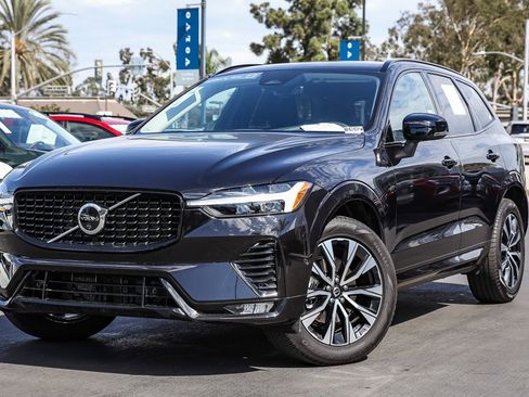 Used 2025 Volvo XC60 B5 Plus w/ Climate Package image 1