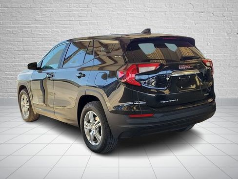 Used 2024 GMC Terrain SLE image 2