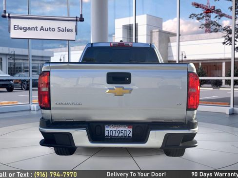 Used 2017 Chevrolet Colorado LT w/ LT Convenience Package image 6