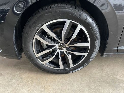 Used 2025 Volkswagen Jetta SE image 27