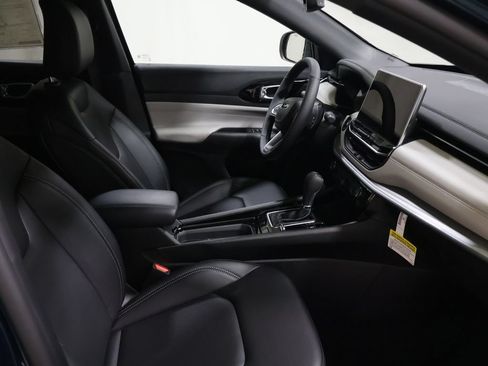 New 2026 Jeep Compass Limited AWD/4WD image 17