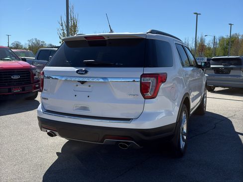 Used 2018 Ford Explorer XLT w/ Equipment Group 202A AWD/4WD image 5