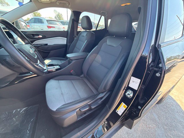 Used 2025 Chevrolet Trax LT w/ LT Convenience Package FWD image 5