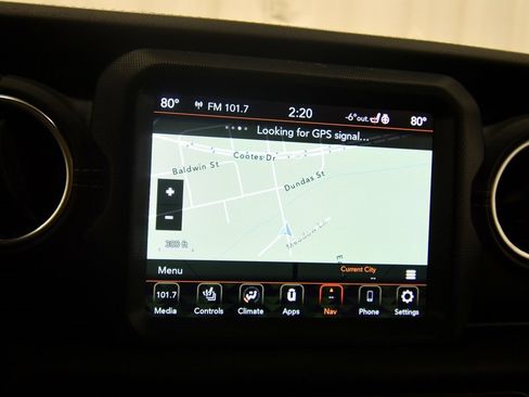 Used 2020 Jeep Gladiator Overland w/ Uconnect 4C Nav & Sound Group image 23