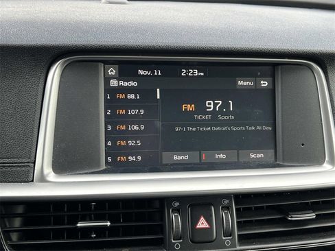 Used 2020 Kia Optima LX image 18