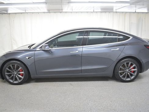 Used 2018 Tesla Model 3 Long Range image 4