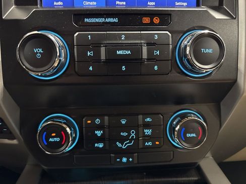 Used 2021 Ford F250 Lariat w/ FX4 Off-Road Package image 40