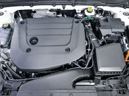 Used 2024 Volvo XC40 B5 Ultimate w/ Protection Package Premier image 36