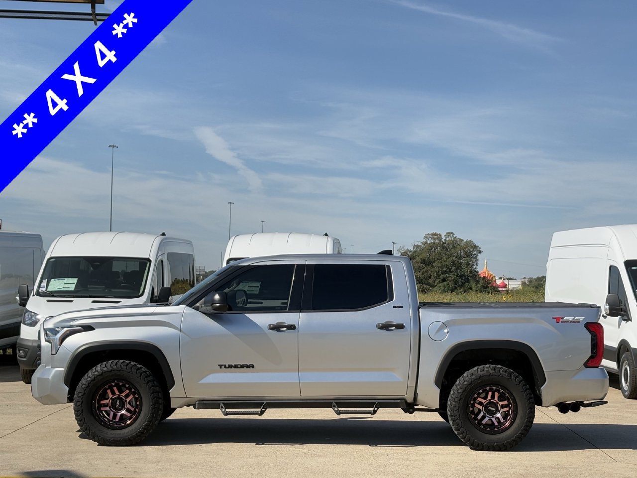 Used 2022 Toyota Tundra SR5 AWD/4WD image 3