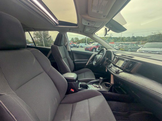 Used 2017 Toyota RAV4 XLE FWD image 18