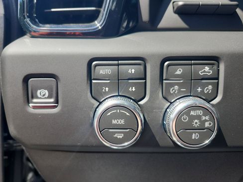 Certified 2026 GMC Sierra 2500 AT4 w/ AT4 Premium Plus Package AWD/4WD image 18
