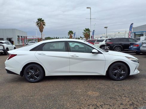 Used 2023 Hyundai Elantra SEL image 8