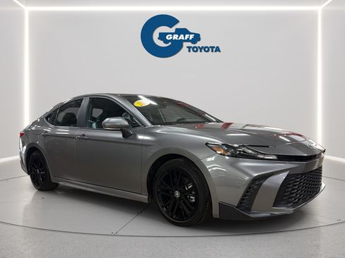 Used 2025 Toyota Camry SE FWD image 10
