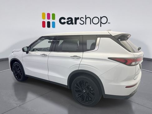 Used 2024 Mitsubishi Outlander SE Black Edition AWD/4WD image 3