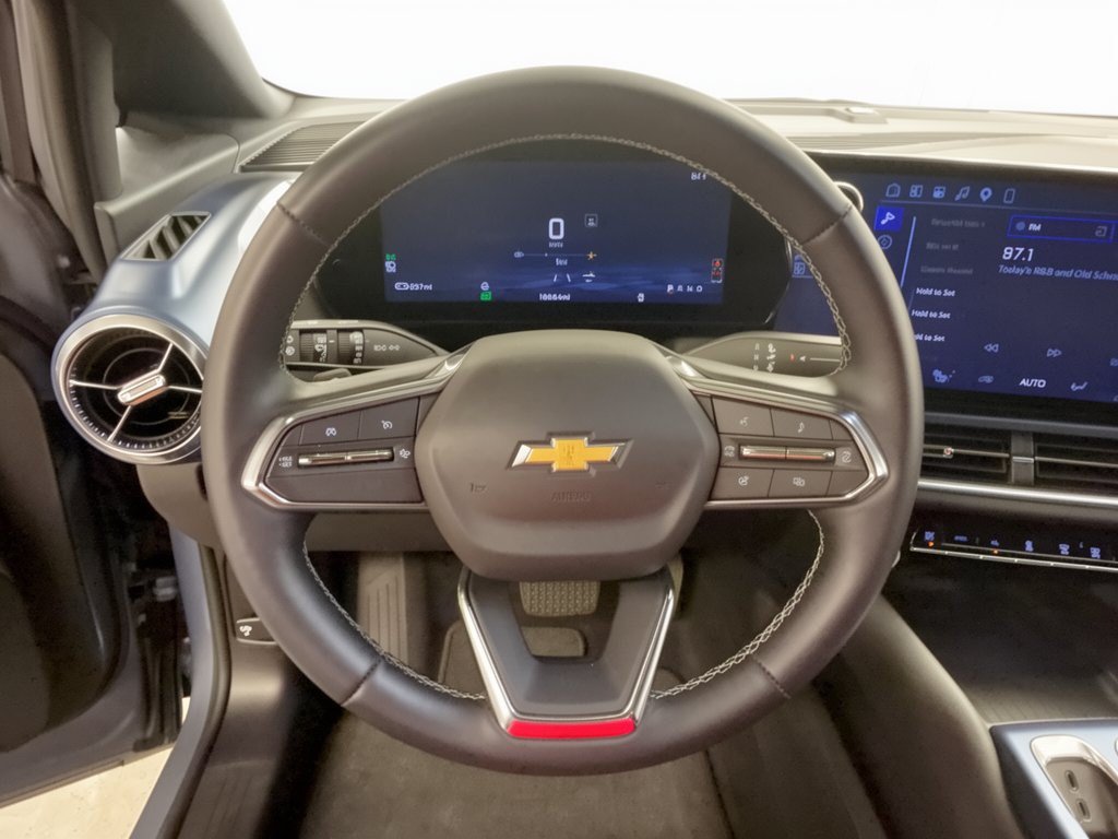 Used 2024 Chevrolet Equinox EV LT FWD image 10