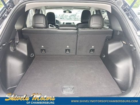 Used 2020 Jeep Cherokee Latitude Plus w/ Cold Weather Group AWD/4WD image 9