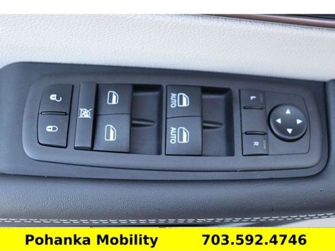 Used 2024 Chrysler Voyager LX image 23