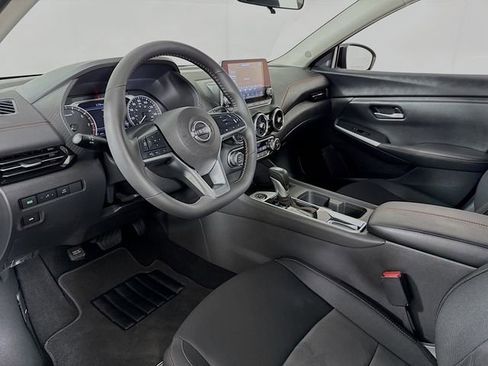 Certified 2025 Nissan Sentra SR w/ Midnight Edition image 7