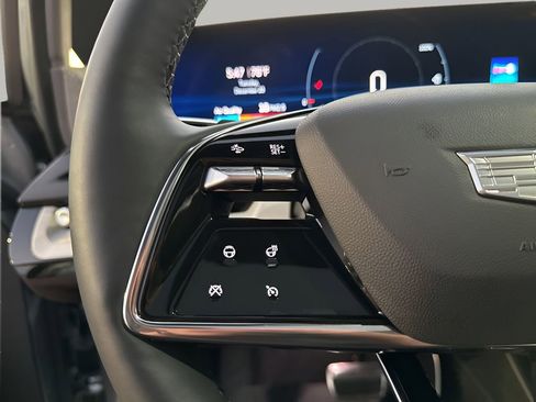 Certified 2025 Cadillac Optiq Sport 2 w/ LPO, Floor Liner Package image 33