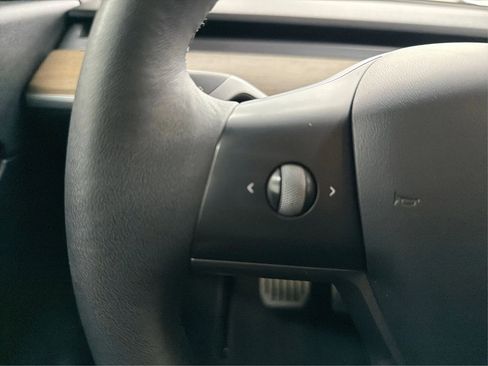 Used 2022 Tesla Model Y Performance image 26