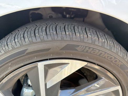Used 2025 Hyundai Elantra SEL FWD image 14