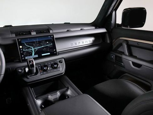 Used 2025 Land Rover Defender 110 AWD/4WD image 17