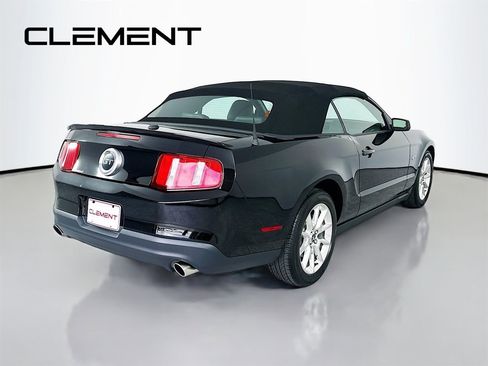 Used 2010 Ford Mustang GT RWD image 7