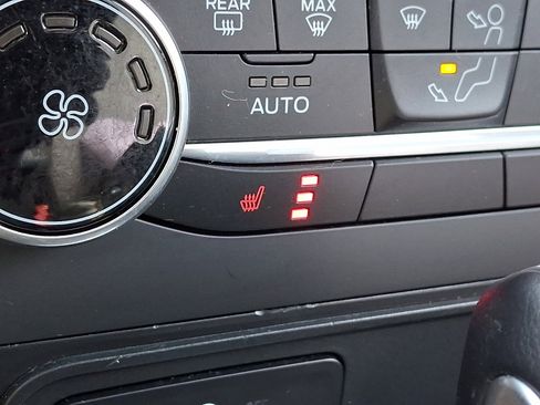 Certified 2018 Ford EcoSport SE w/ SE Convenience Package image 32