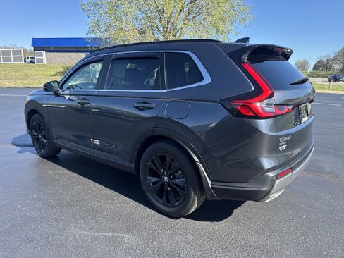 Used 2024 Honda CR-V Sport Touring image 4