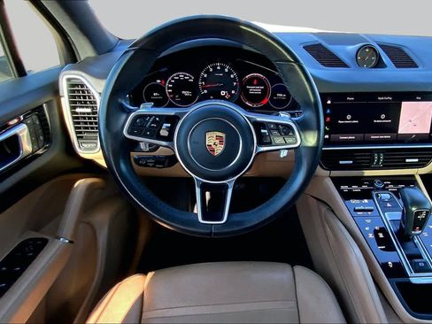 Used 2022 Porsche Cayenne Platinum Edition AWD/4WD image 6