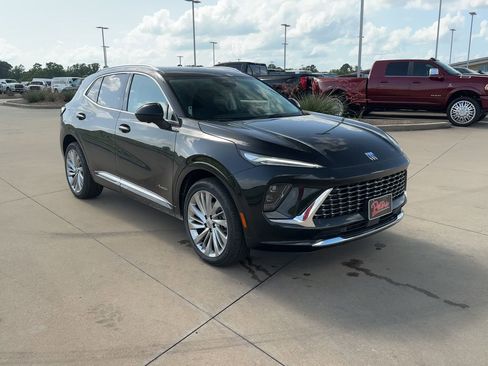 New 2025 Buick Envision Avenir image 2