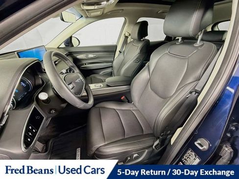 Used 2023 Genesis GV70 2.5T w/ Select Package AWD/4WD image 27