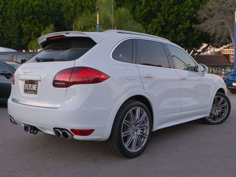 Used 2014 Porsche Cayenne GTS image 6