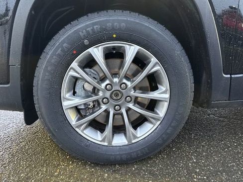 Used 2020 Jeep Cherokee Latitude Plus w/ Cold Weather Group image 29