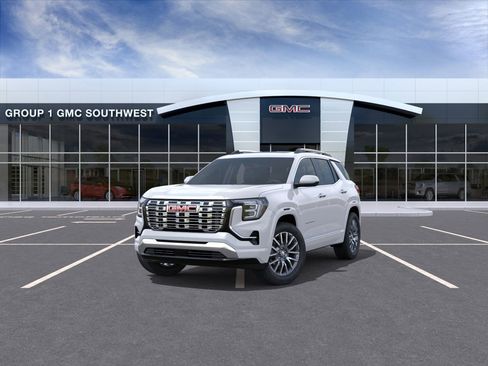 New 2026 GMC Terrain Denali w/ LPO, Floor Liner Package image 32