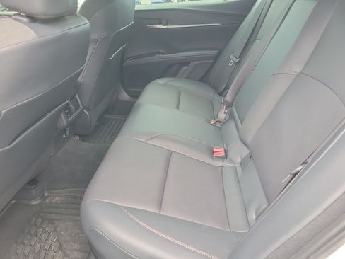 Used 2025 Toyota Camry XLE FWD image 11
