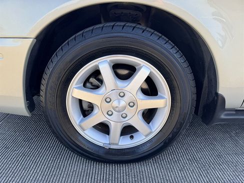 Used 2007 Ford Taurus SEL image 9