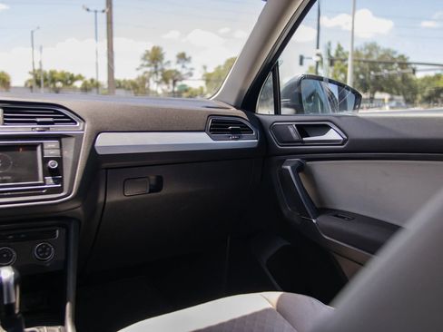 Used 2018 Volkswagen Tiguan S FWD image 30