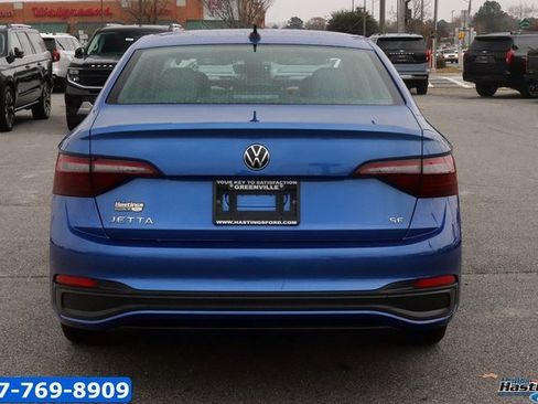 Used 2022 Volkswagen Jetta SE image 6