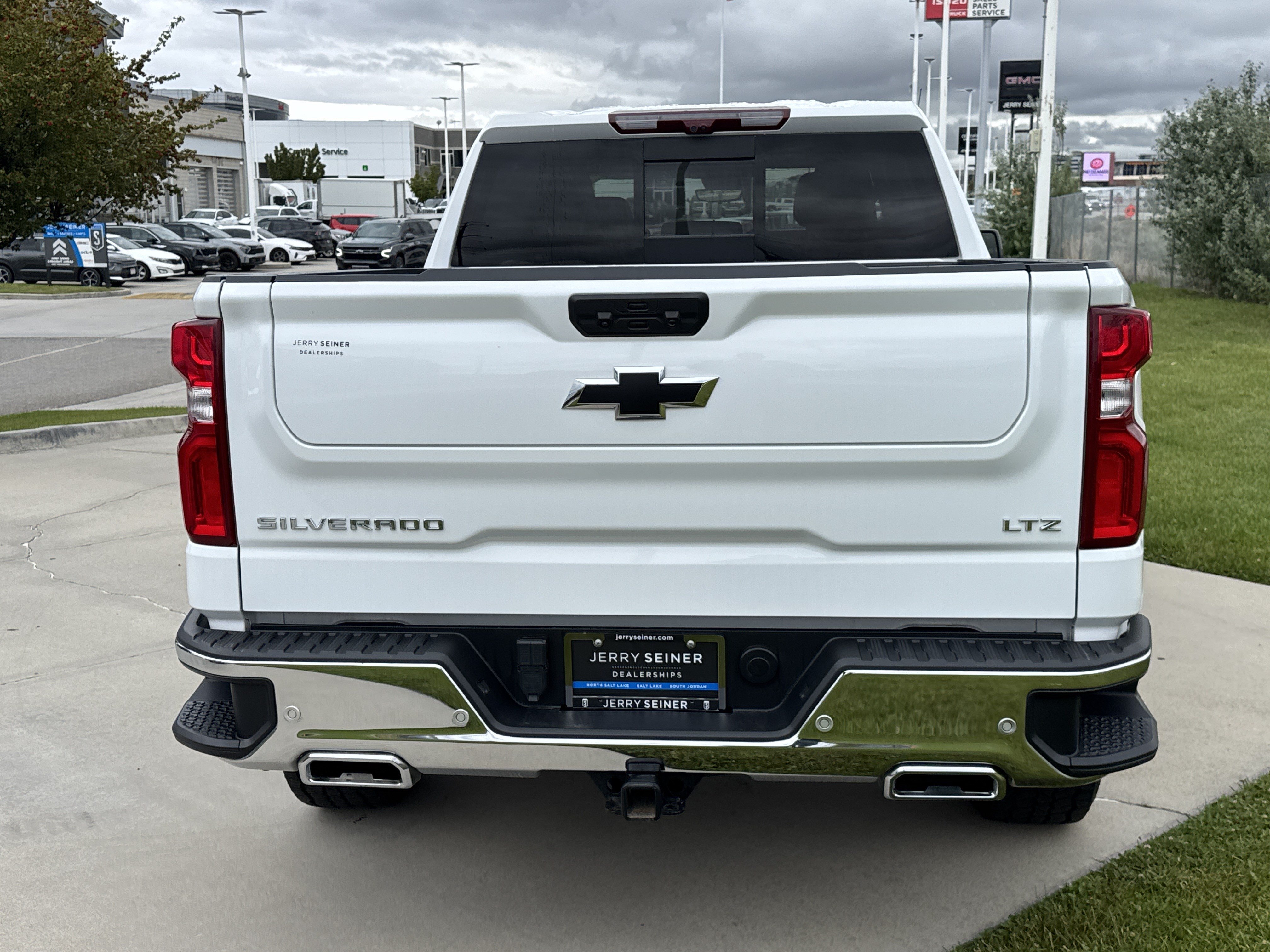 Certified 2024 Chevrolet Silverado 1500 LTZ w/ Technology Package AWD/4WD image 5