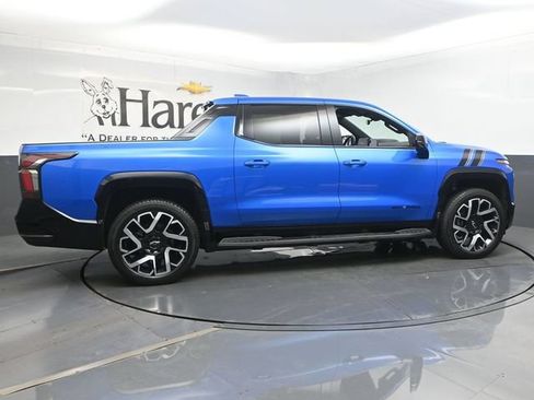 Used 2025 Chevrolet Silverado EV RST w/ LPO, Dark Package RST AWD/4WD image 35