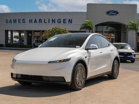 Used 2026 Tesla Model Y Long Range AWD/4WD image 1